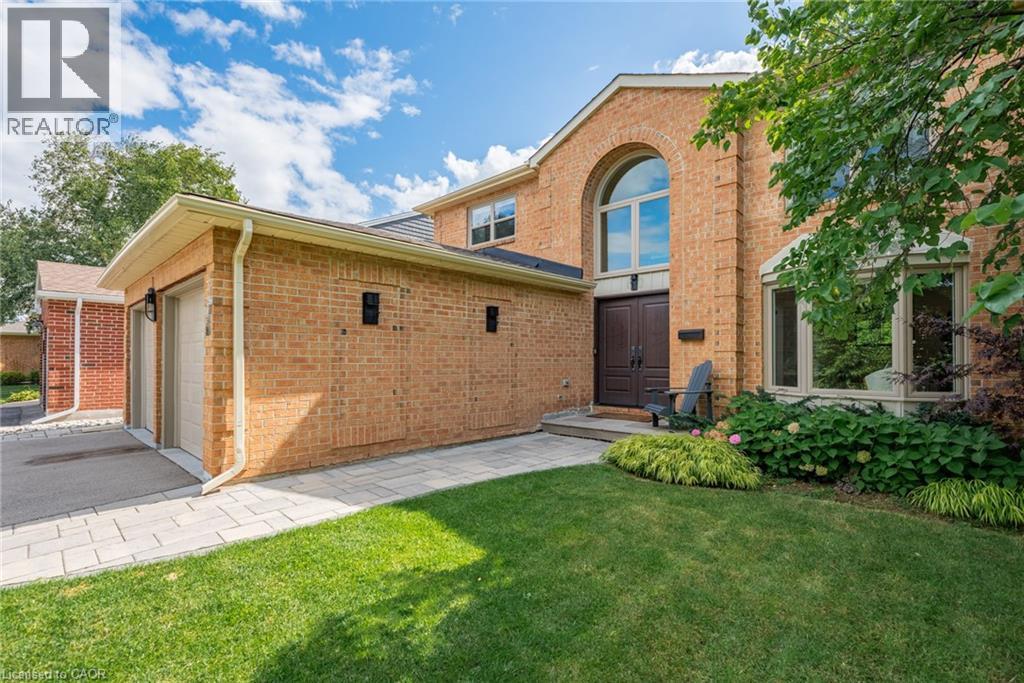 Photo 2 of 2130 Winding Way, Burlington ON