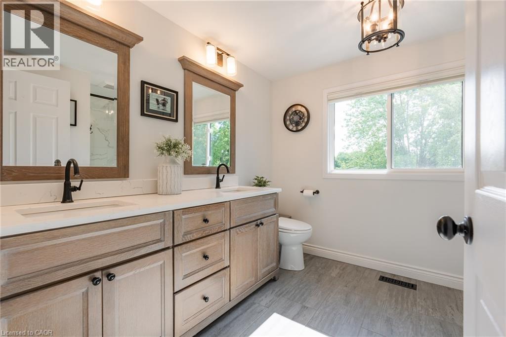 Photo 23 of 2130 Winding Way, Burlington ON