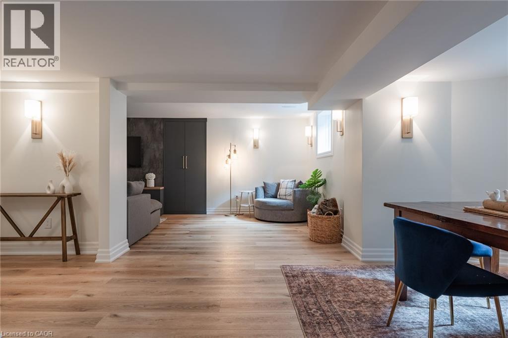 Photo 31 of 2130 Winding Way, Burlington ON