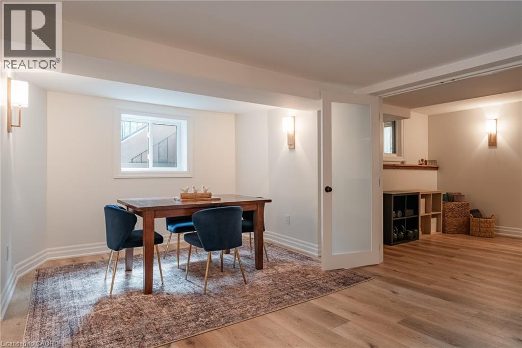 Photo 32 of 2130 Winding Way, Burlington ON