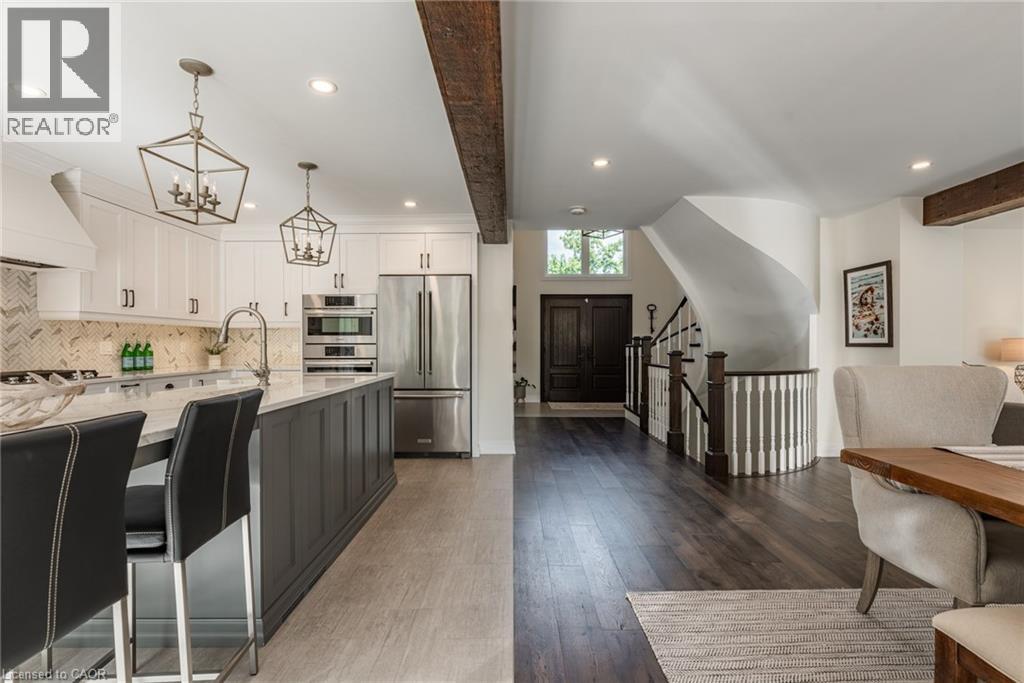 Photo 9 of 2130 Winding Way, Burlington ON