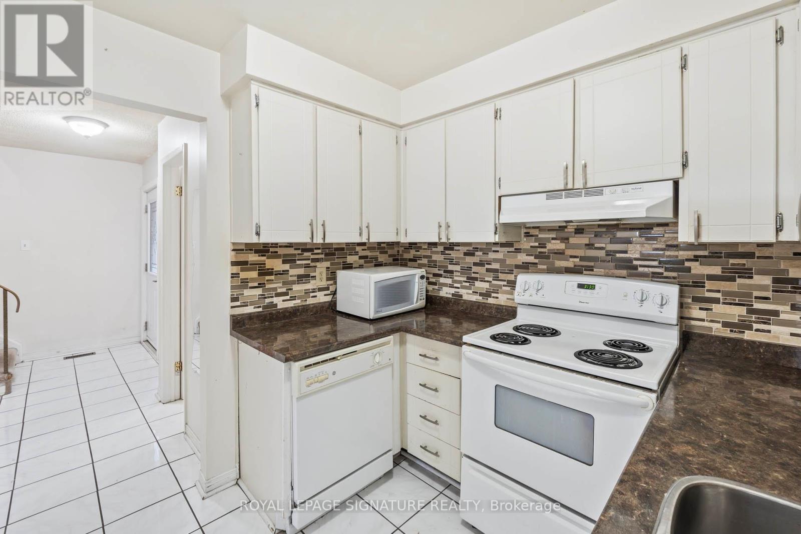 Photo 12 of 70 3339 Council Ring Road, Mississauga ON