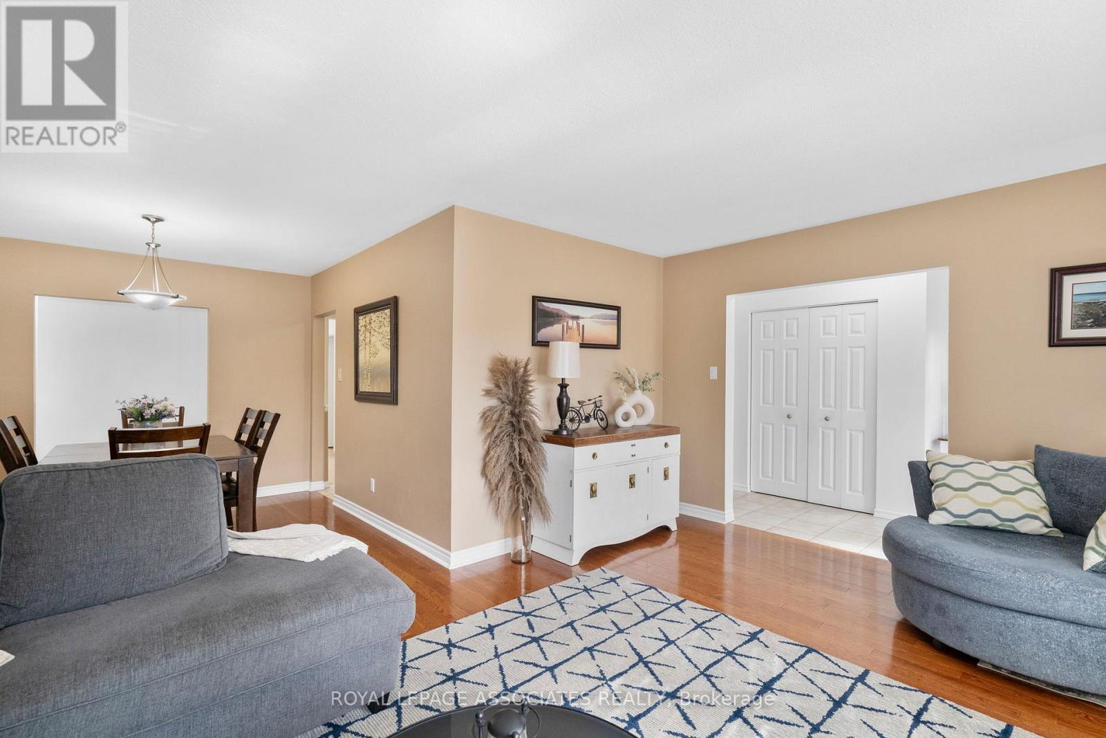 Photo 32 of 5285 Cindy Lane, Burlington ON