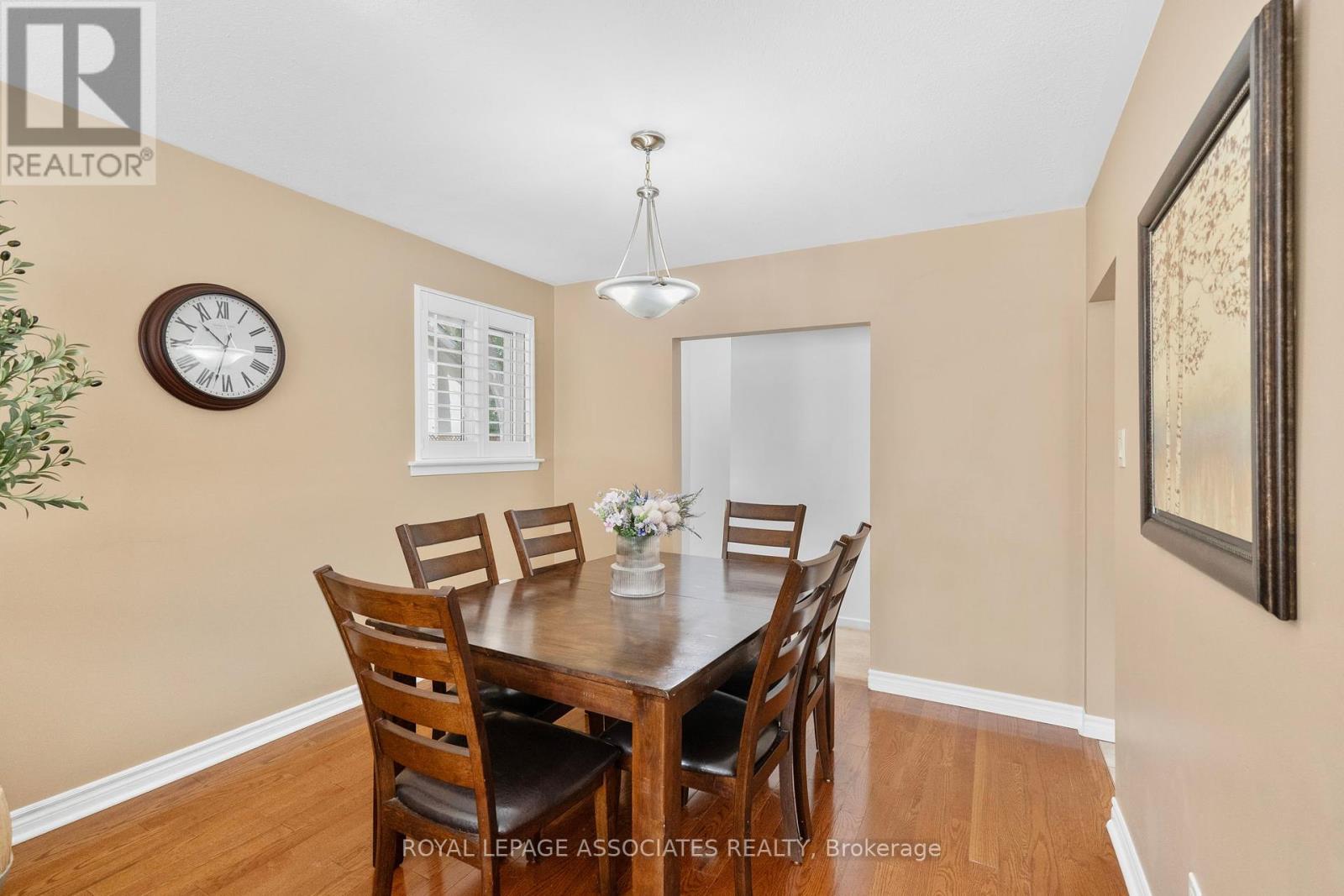 Photo 10 of 5285 Cindy Lane, Burlington ON