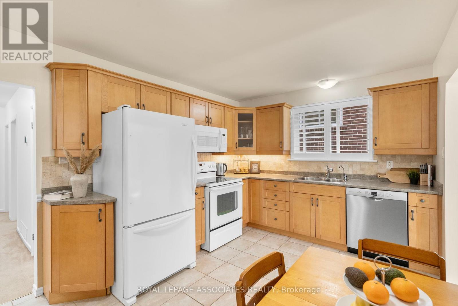 Photo 6 of 5285 Cindy Lane, Burlington ON