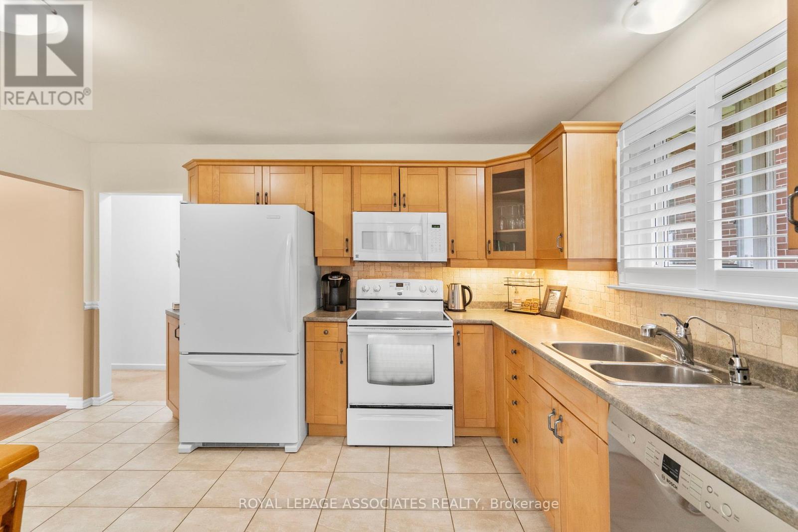 Photo 12 of 5285 Cindy Lane, Burlington ON