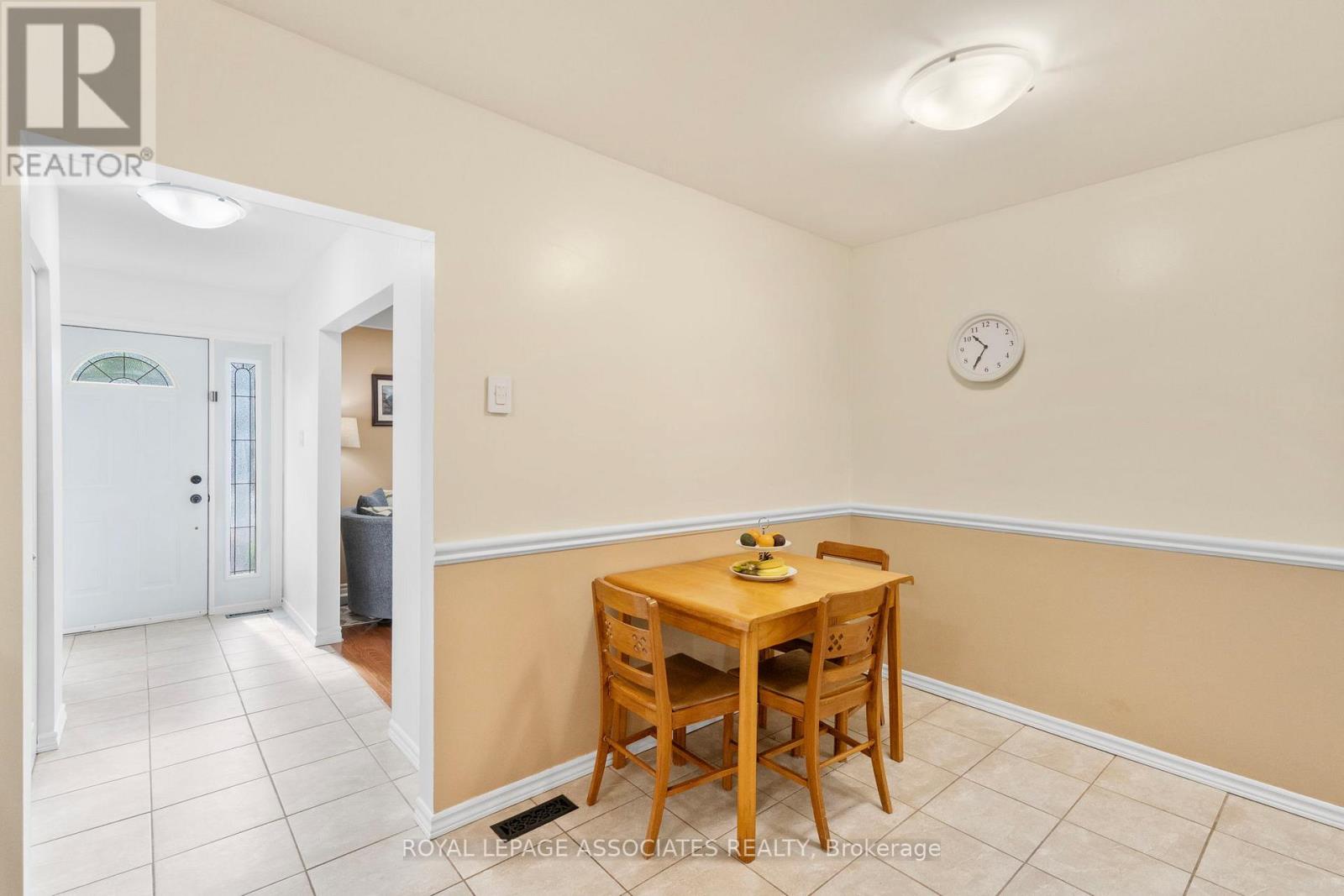 Photo 1 of 5285 Cindy Lane, Burlington ON