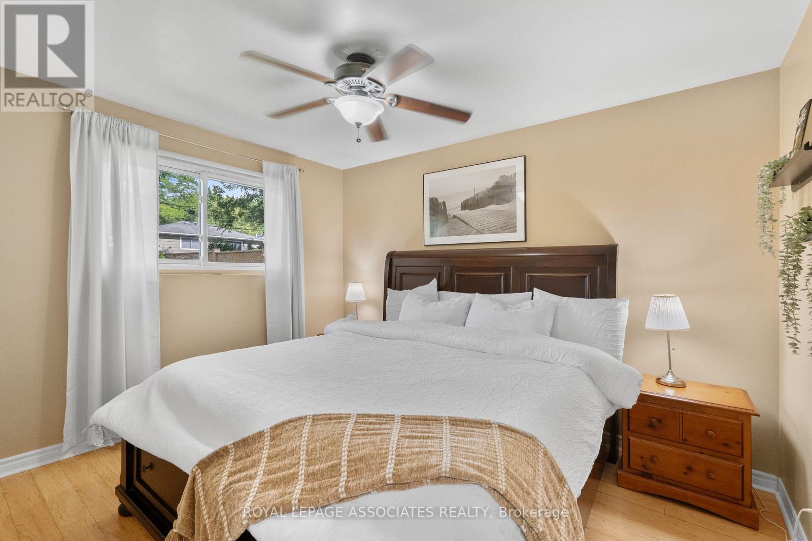 Photo 3 of 5285 Cindy Lane, Burlington ON