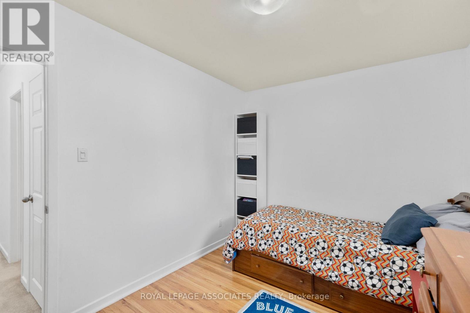 Photo 9 of 5285 Cindy Lane, Burlington ON