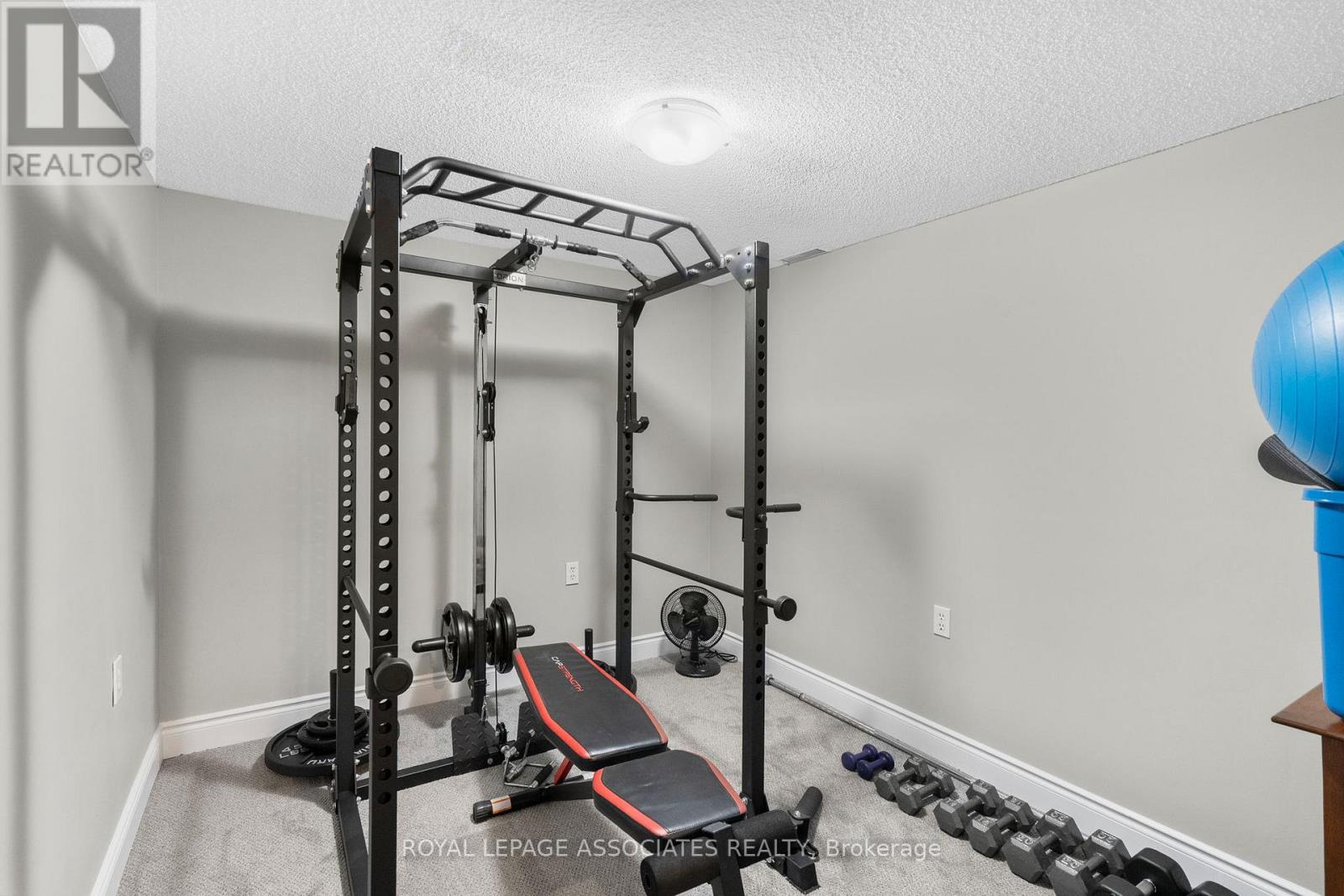 Photo 8 of 5285 Cindy Lane, Burlington ON