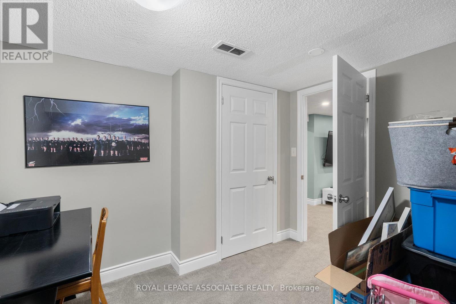 Photo 33 of 5285 Cindy Lane, Burlington ON