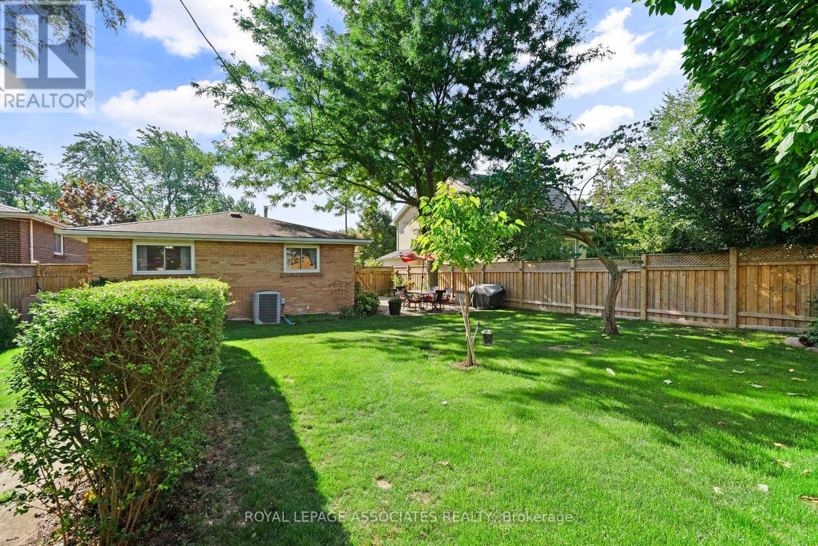 Photo 18 of 5285 Cindy Lane, Burlington ON
