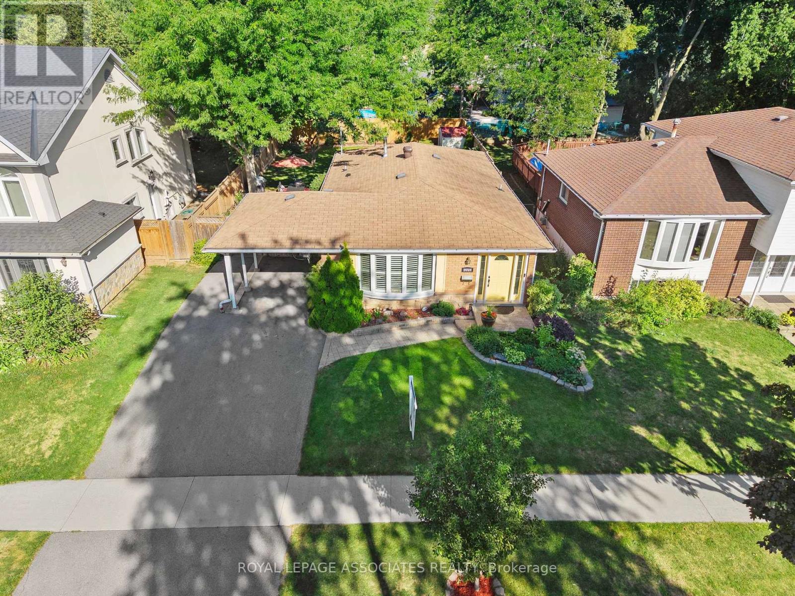 Photo 47 of 5285 Cindy Lane, Burlington ON