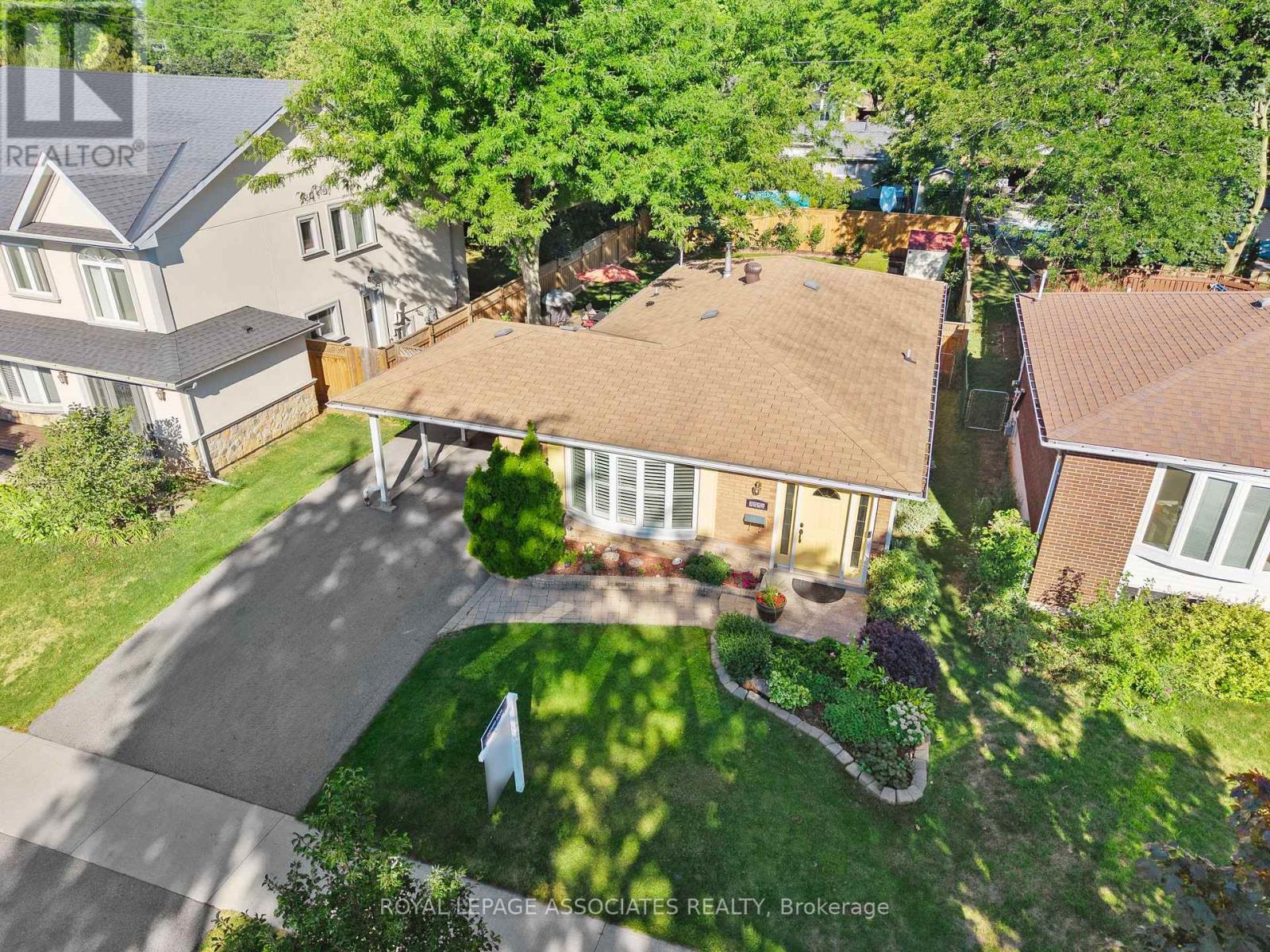 Photo 38 of 5285 Cindy Lane, Burlington ON