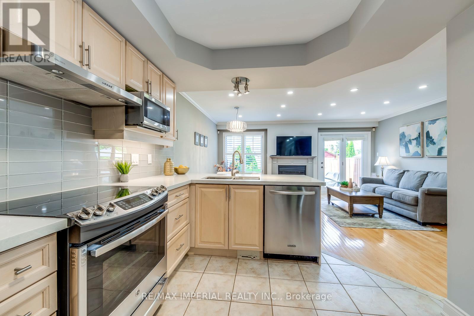 Photo 8 of 2182 Oakpoint Road, Oakville ON