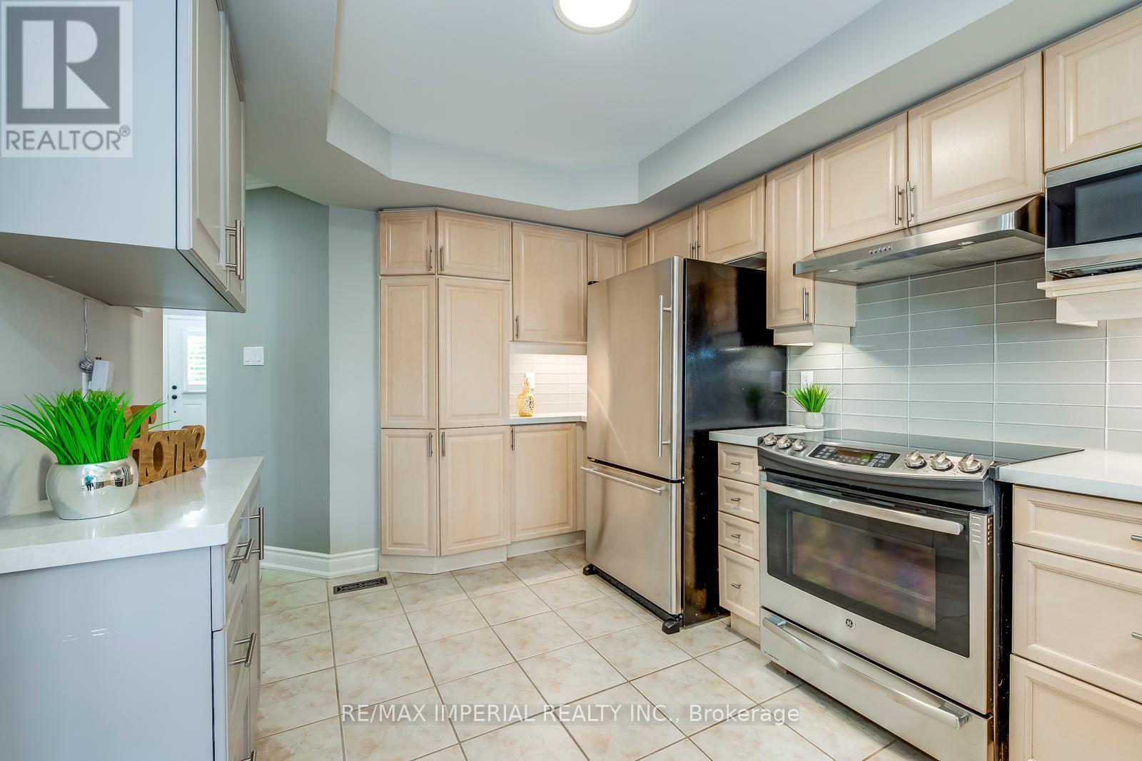 Photo 3 of 2182 Oakpoint Road, Oakville ON