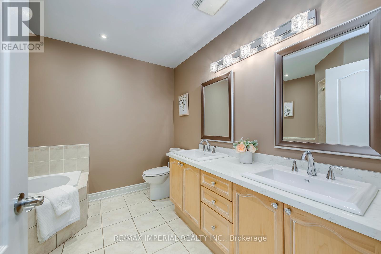 Photo 15 of 2182 Oakpoint Road, Oakville ON