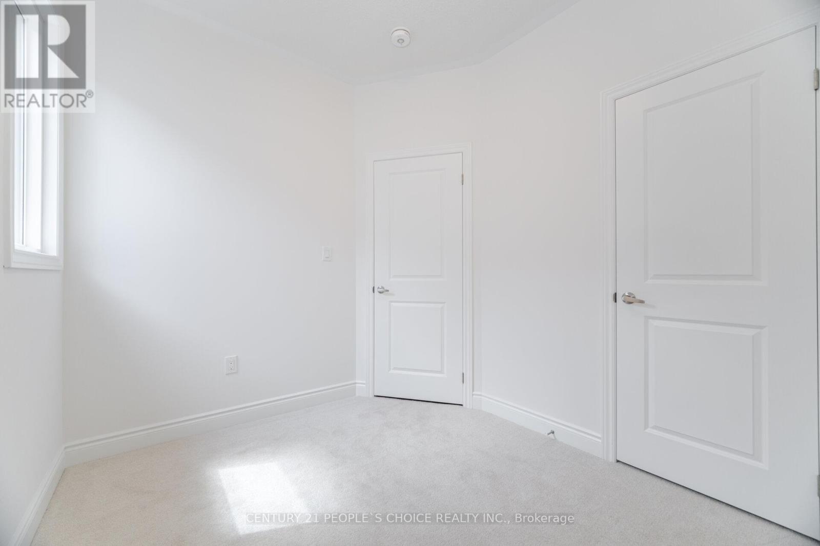 Photo 5 of 1302 Muller Lane, Oakville ON