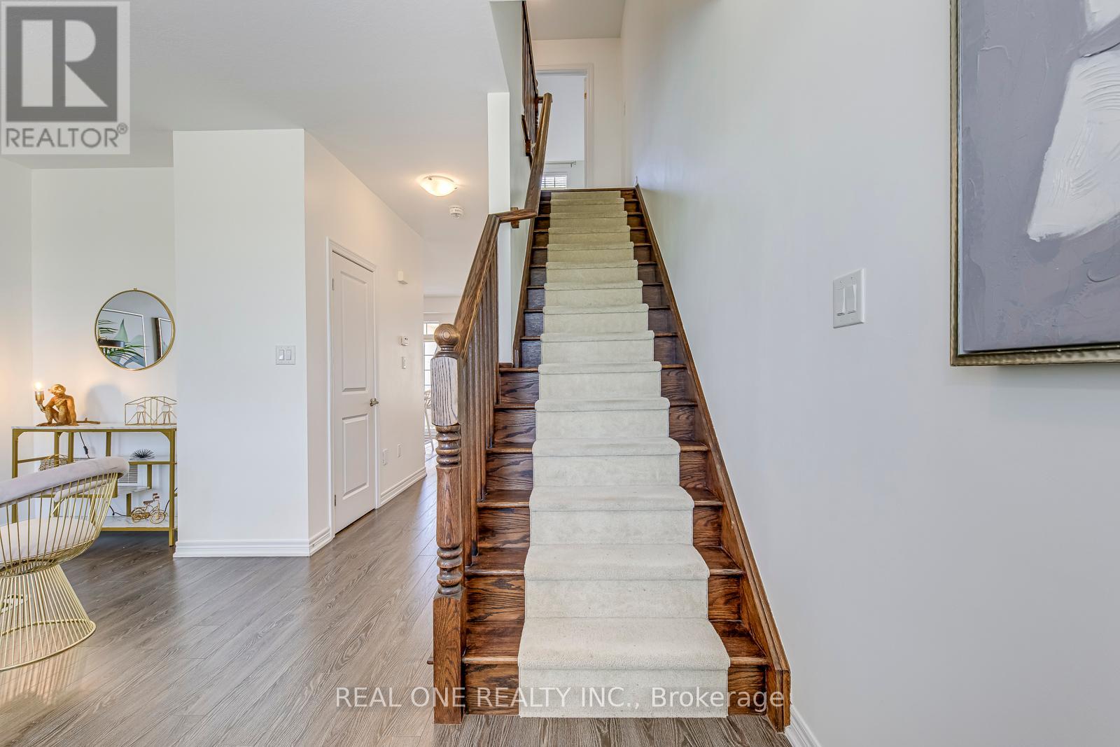 Photo 10 of 3116 Postridge Drive, Oakville ON