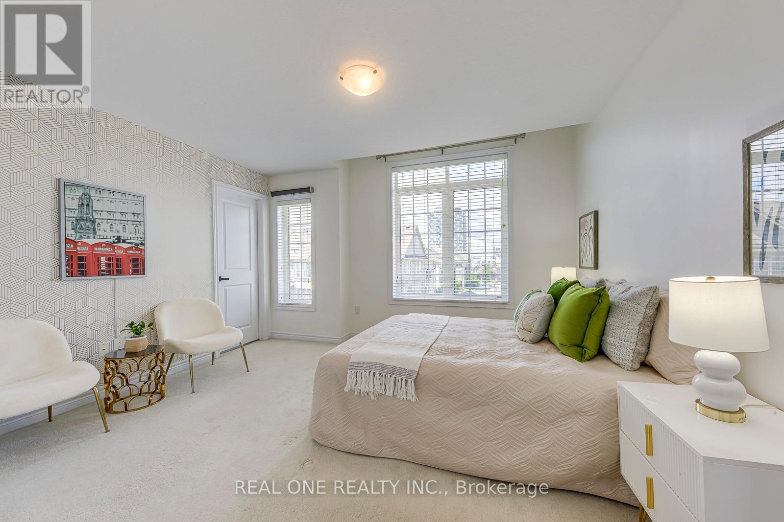 Photo 4 of 3116 Postridge Drive, Oakville ON