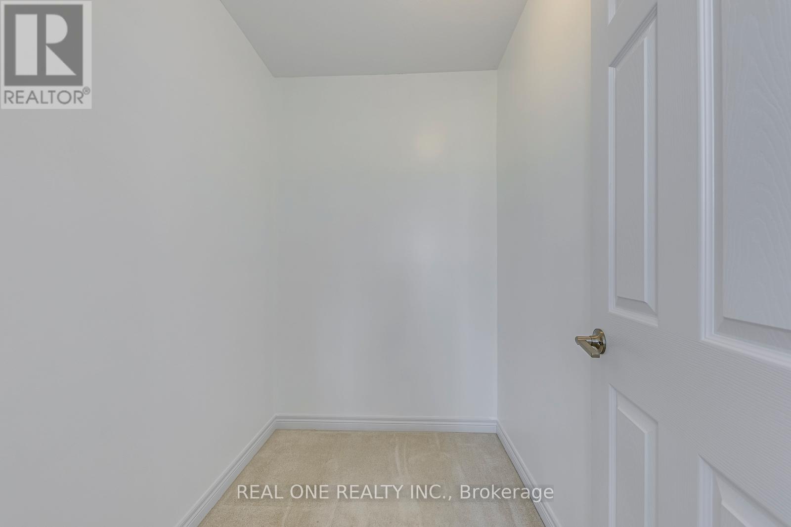 Photo 2 of 3116 Postridge Drive, Oakville ON