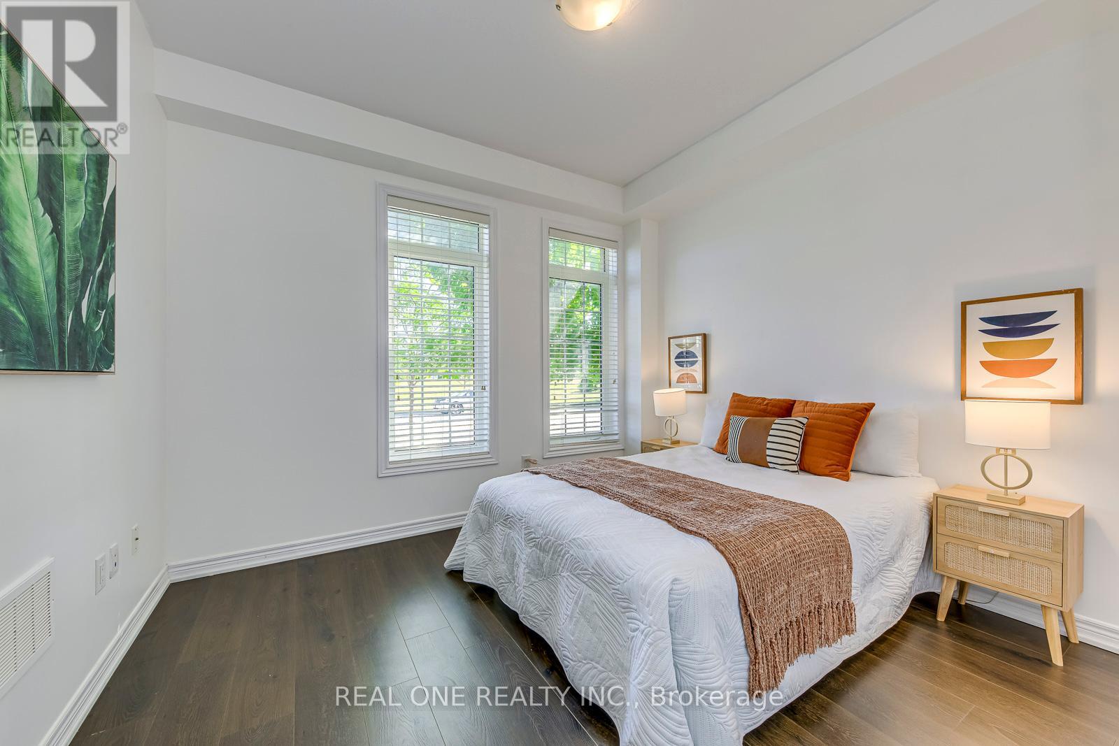 Photo 11 of 3116 Postridge Drive, Oakville ON