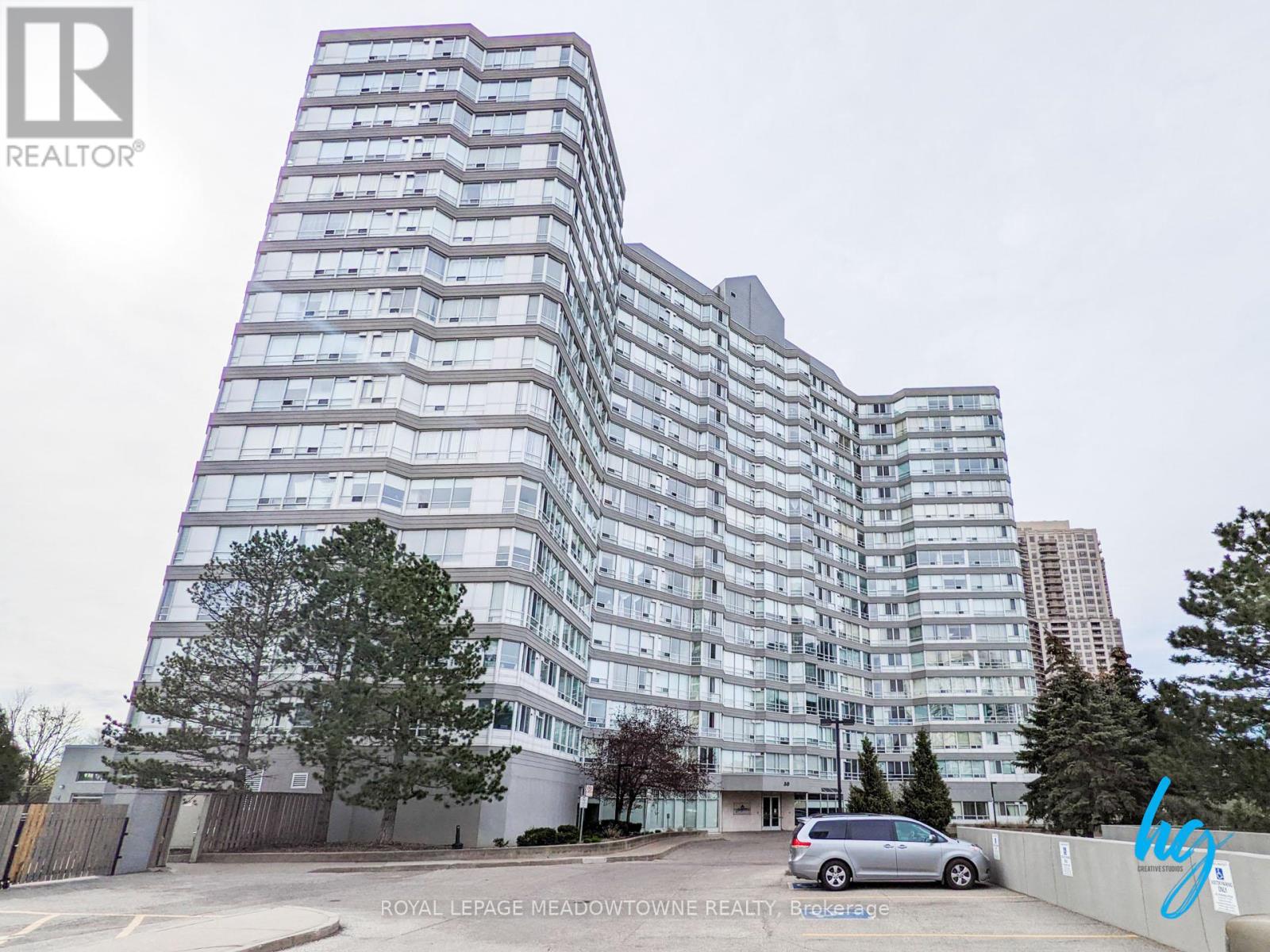 Photo 3 of 1801 50 Kingsbridge Garden Circle, Mississauga ON