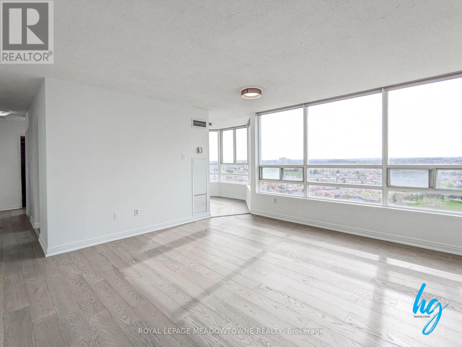 Photo 1 of 1801 50 Kingsbridge Garden Circle, Mississauga ON