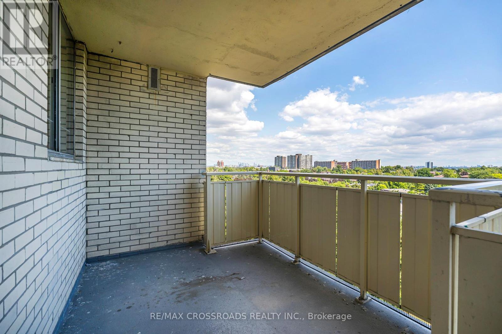 Photo 4 of 806 320 Dixon Road, Toronto ON