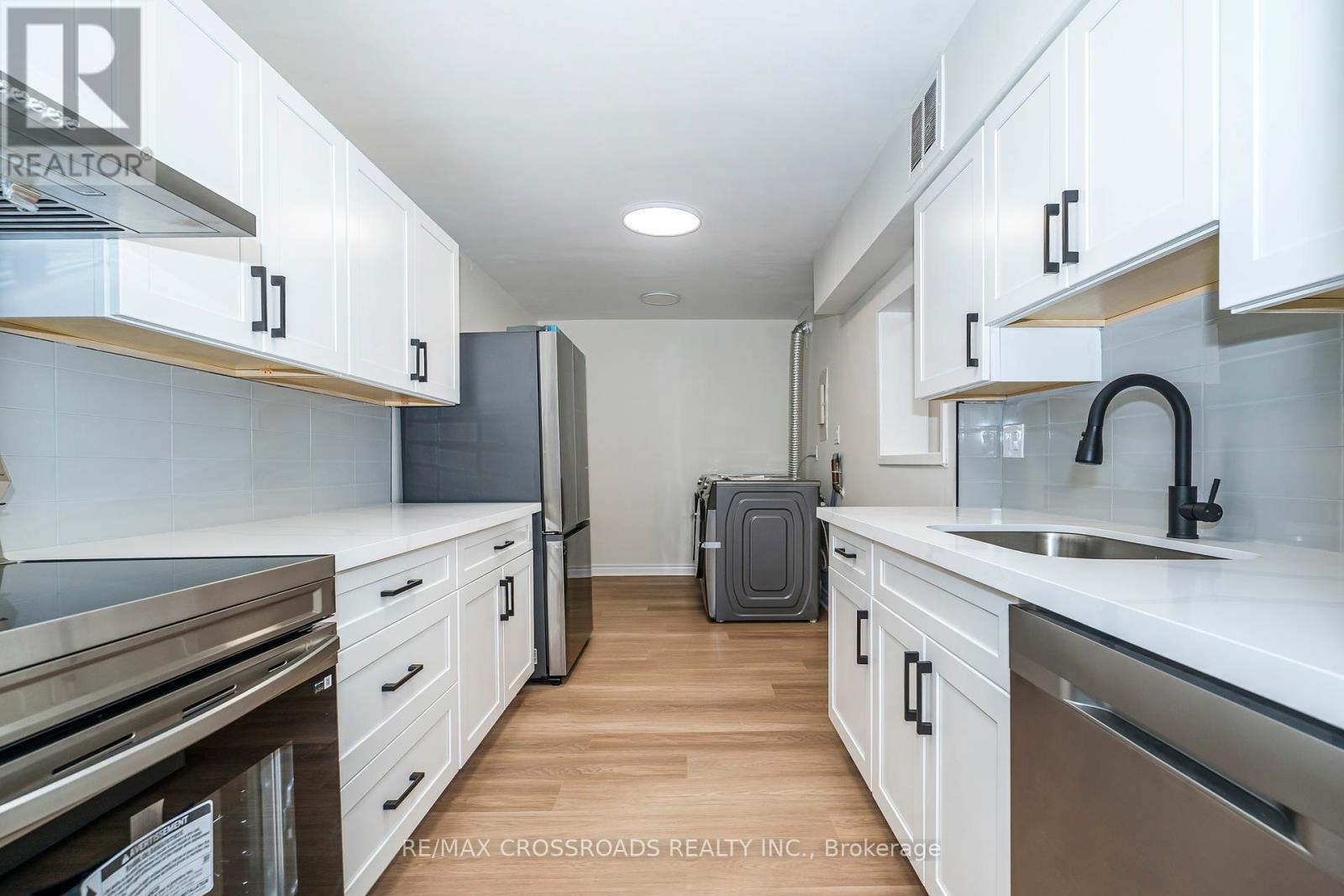 Photo 23 of 806 320 Dixon Road, Toronto ON