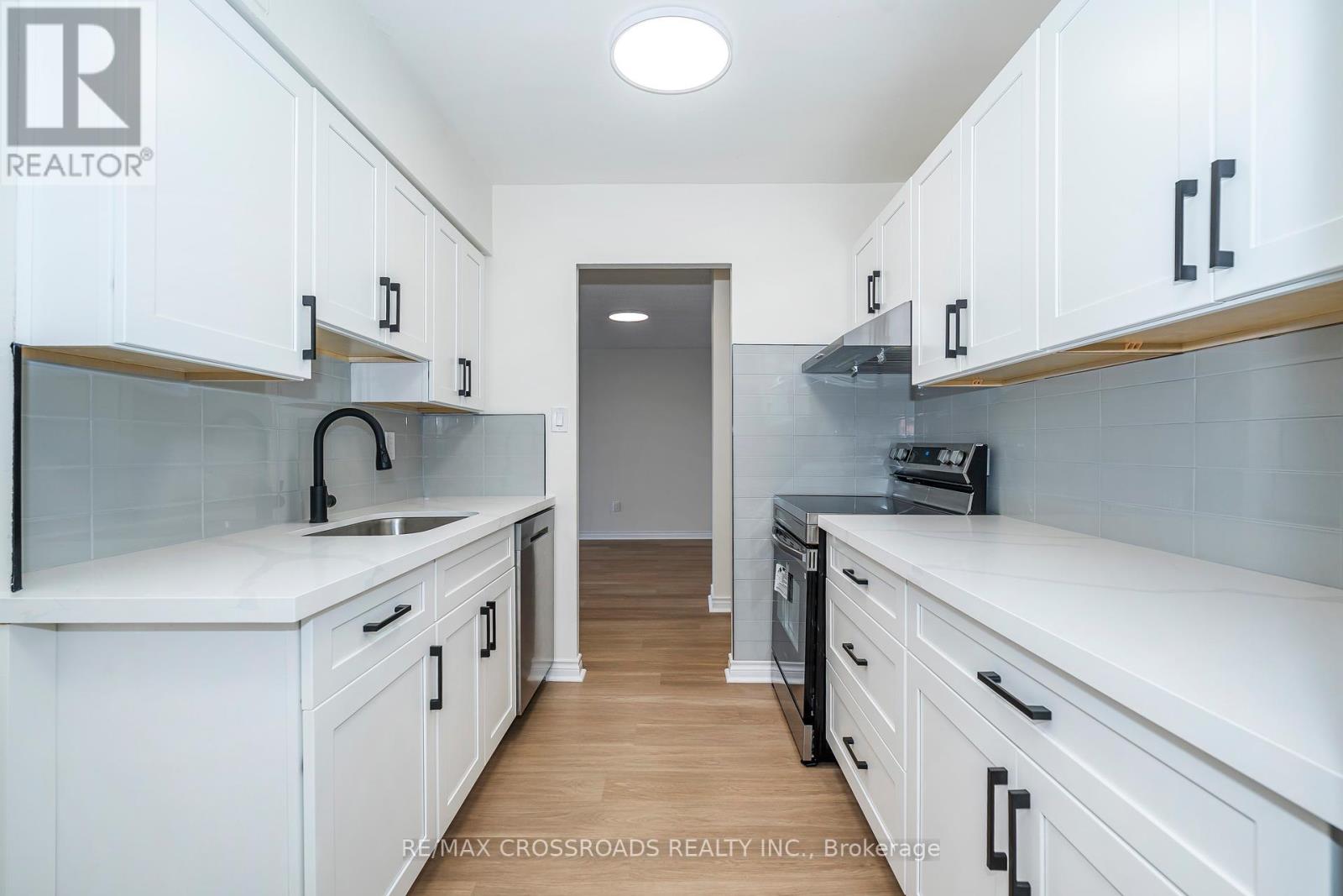 Photo 10 of 806 320 Dixon Road, Toronto ON