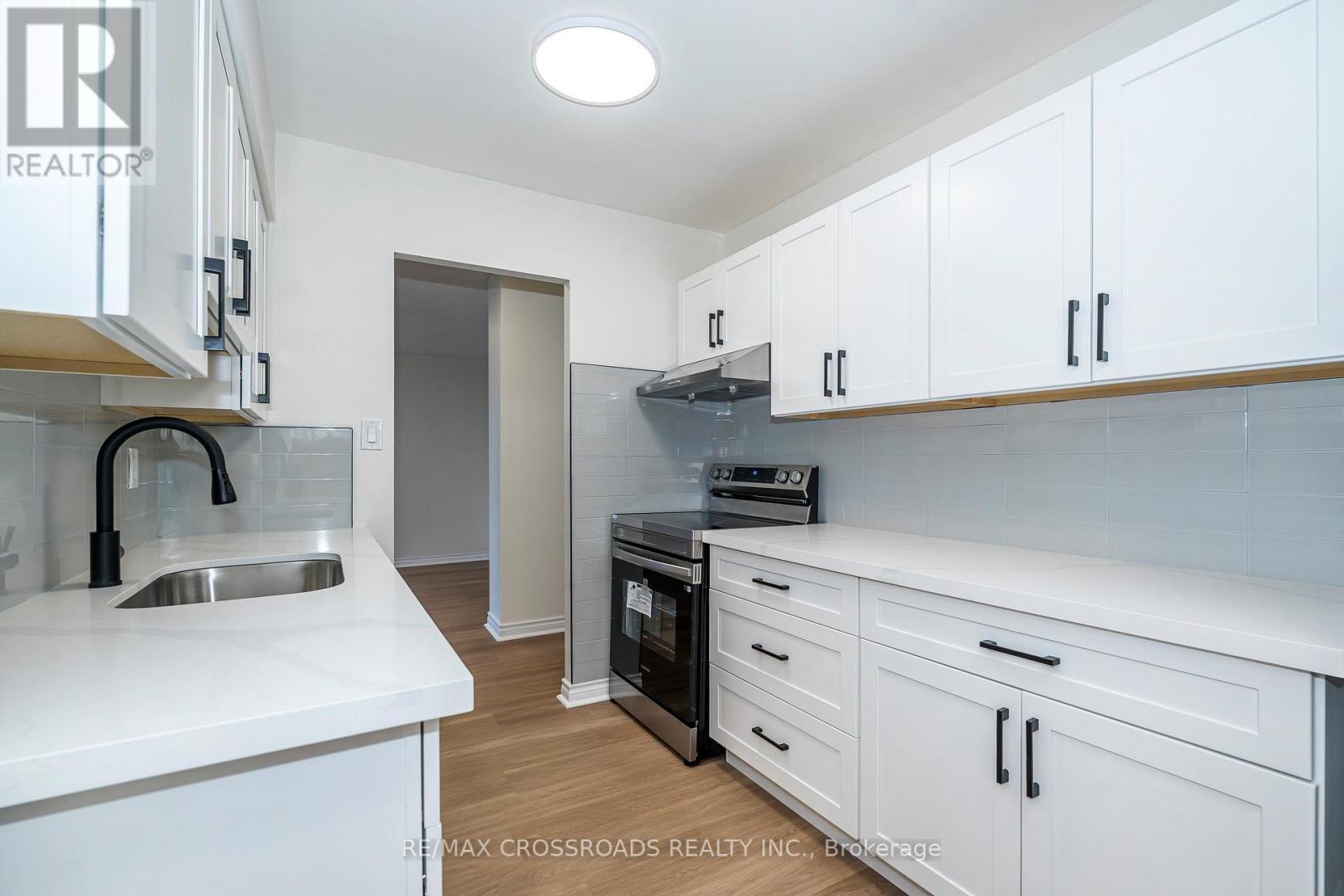 Photo 20 of 806 320 Dixon Road, Toronto ON