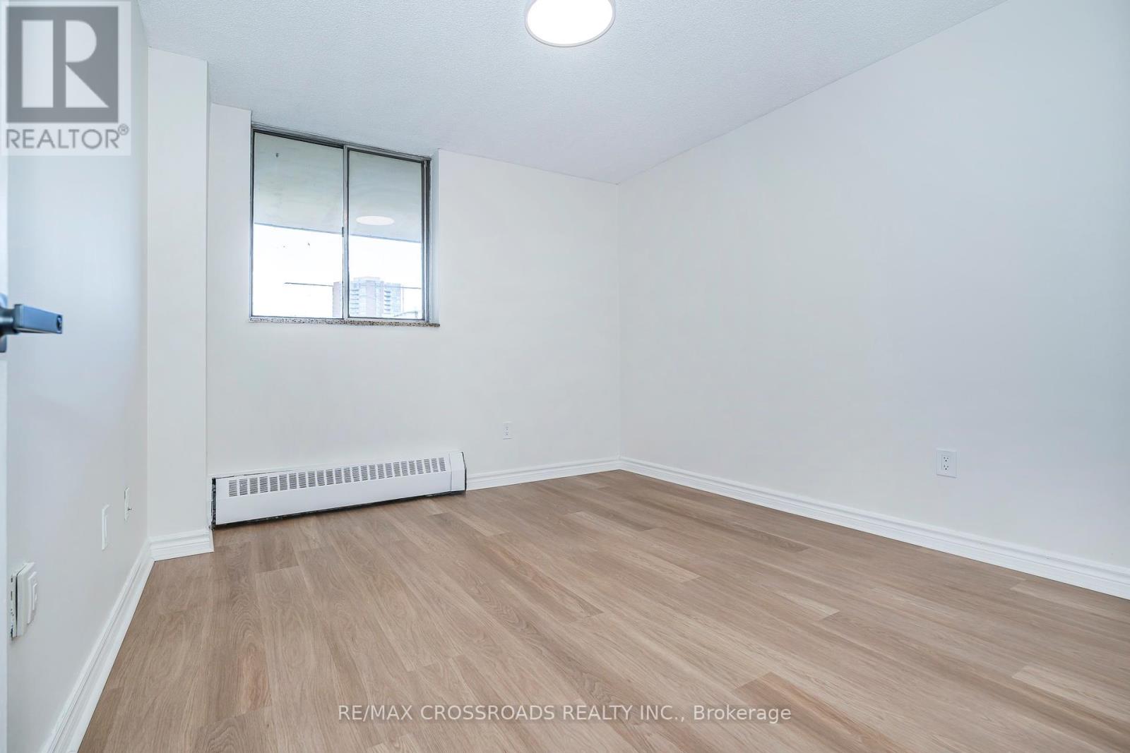 Photo 13 of 806 320 Dixon Road, Toronto ON