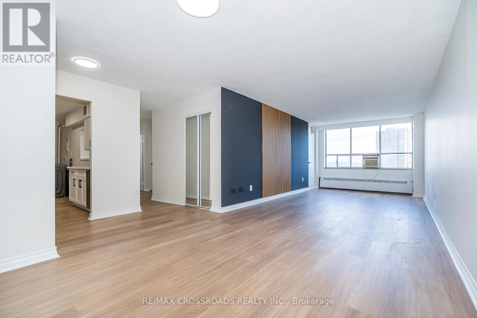 Photo 7 of 806 320 Dixon Road, Toronto ON
