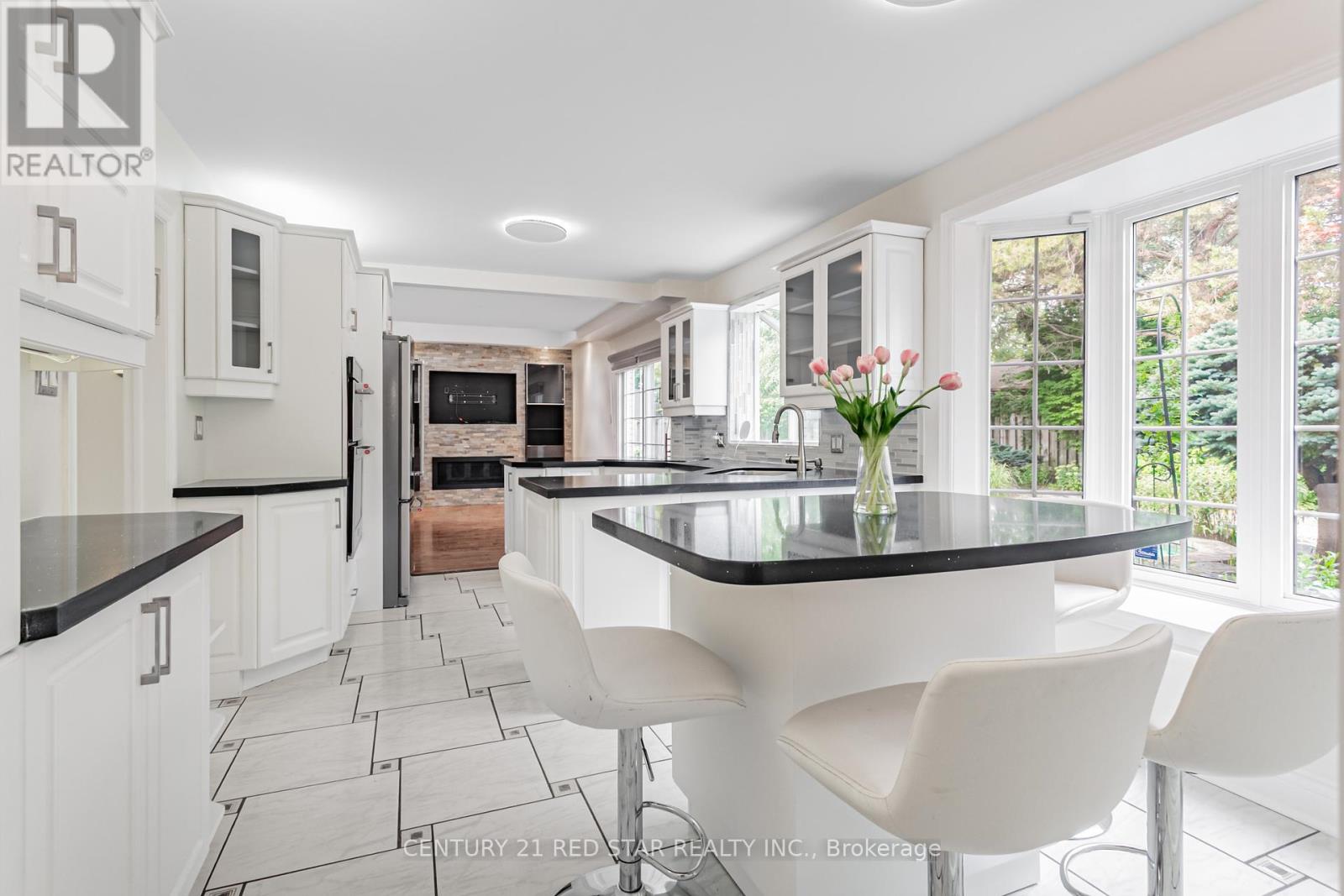 Photo 4 of 56 Silverthorne Bush Drive, Toronto ON