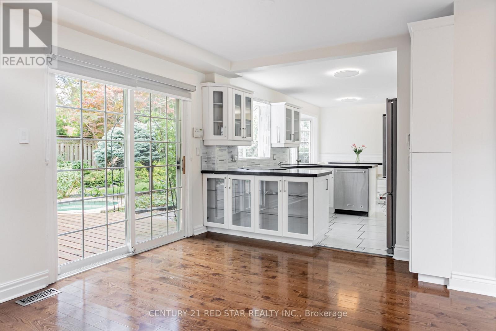 Photo 19 of 56 Silverthorne Bush Drive, Toronto ON