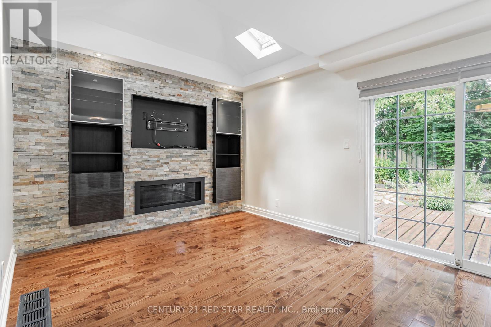 Photo 43 of 56 Silverthorne Bush Drive, Toronto ON