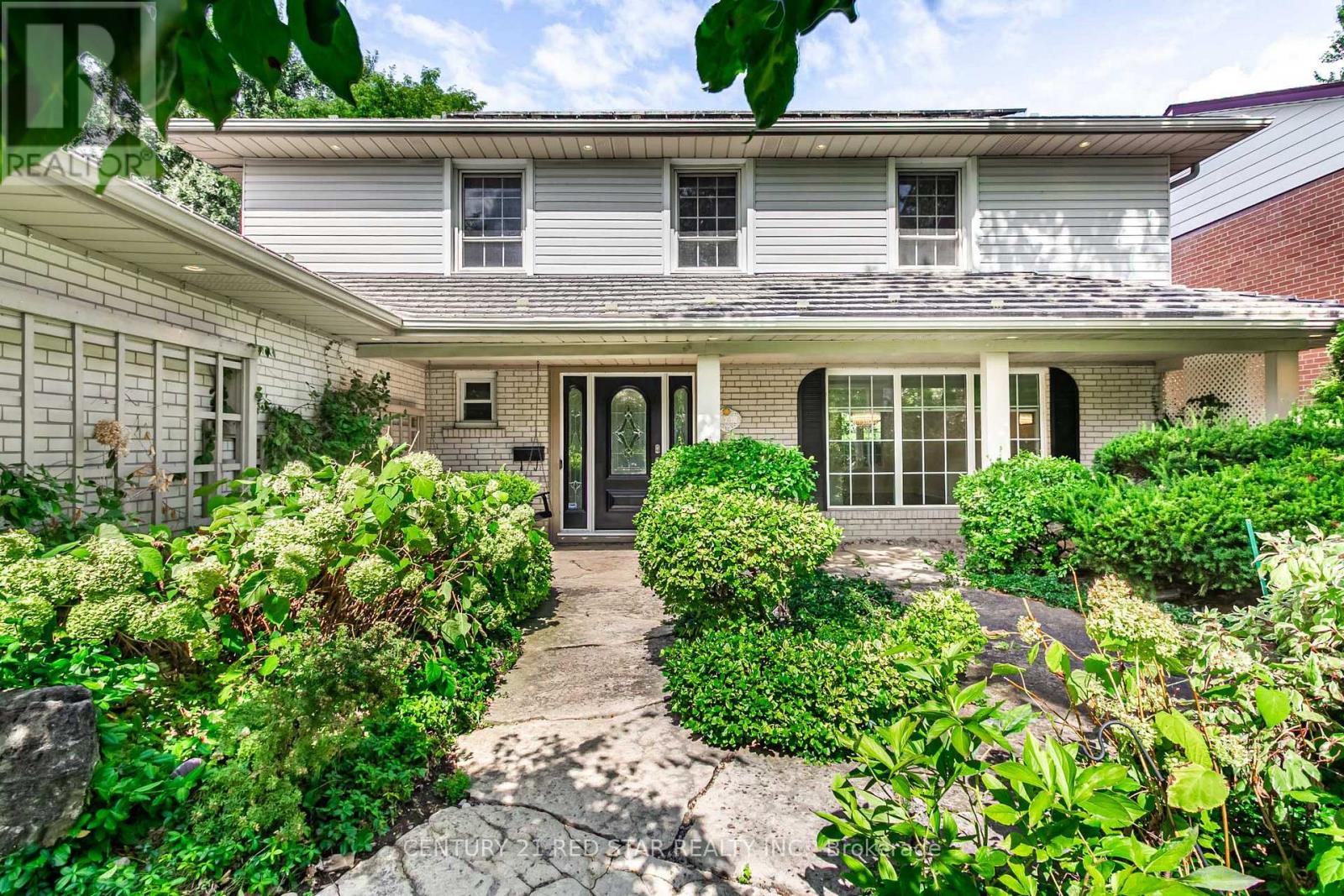 Photo 33 of 56 Silverthorne Bush Drive, Toronto ON