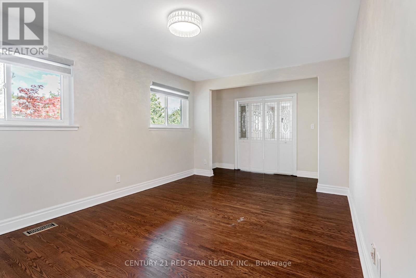 Photo 12 of 56 Silverthorne Bush Drive, Toronto ON
