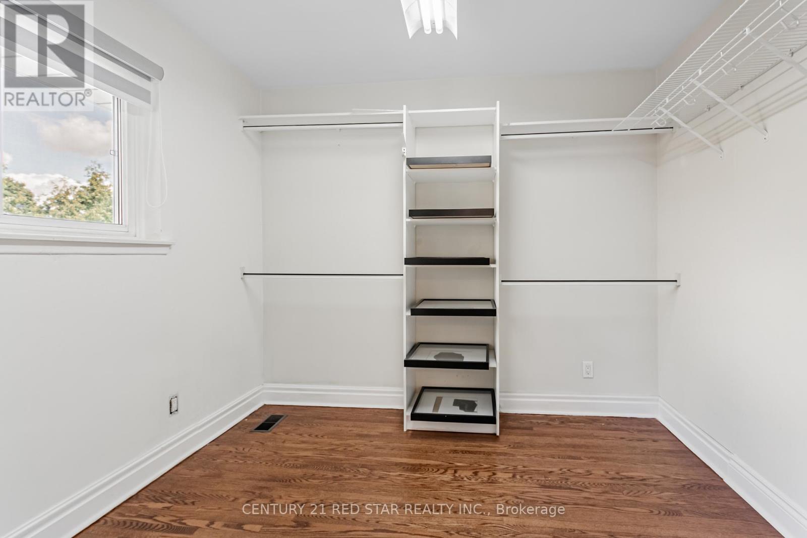 Photo 28 of 56 Silverthorne Bush Drive, Toronto ON