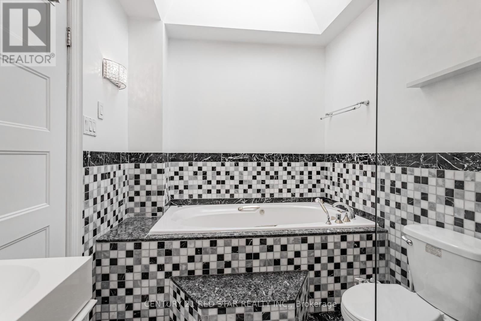 Photo 16 of 56 Silverthorne Bush Drive, Toronto ON