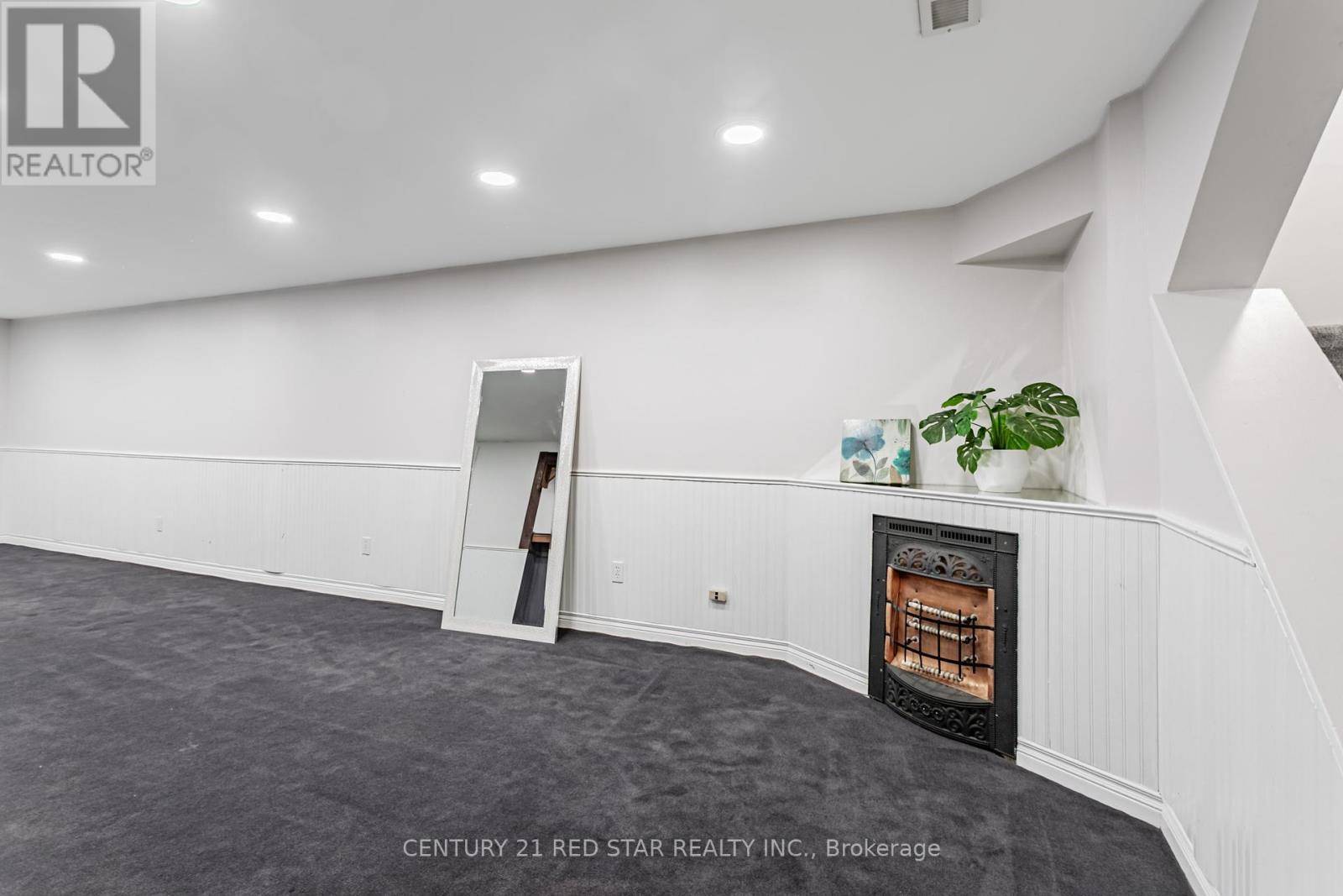 Photo 9 of 56 Silverthorne Bush Drive, Toronto ON