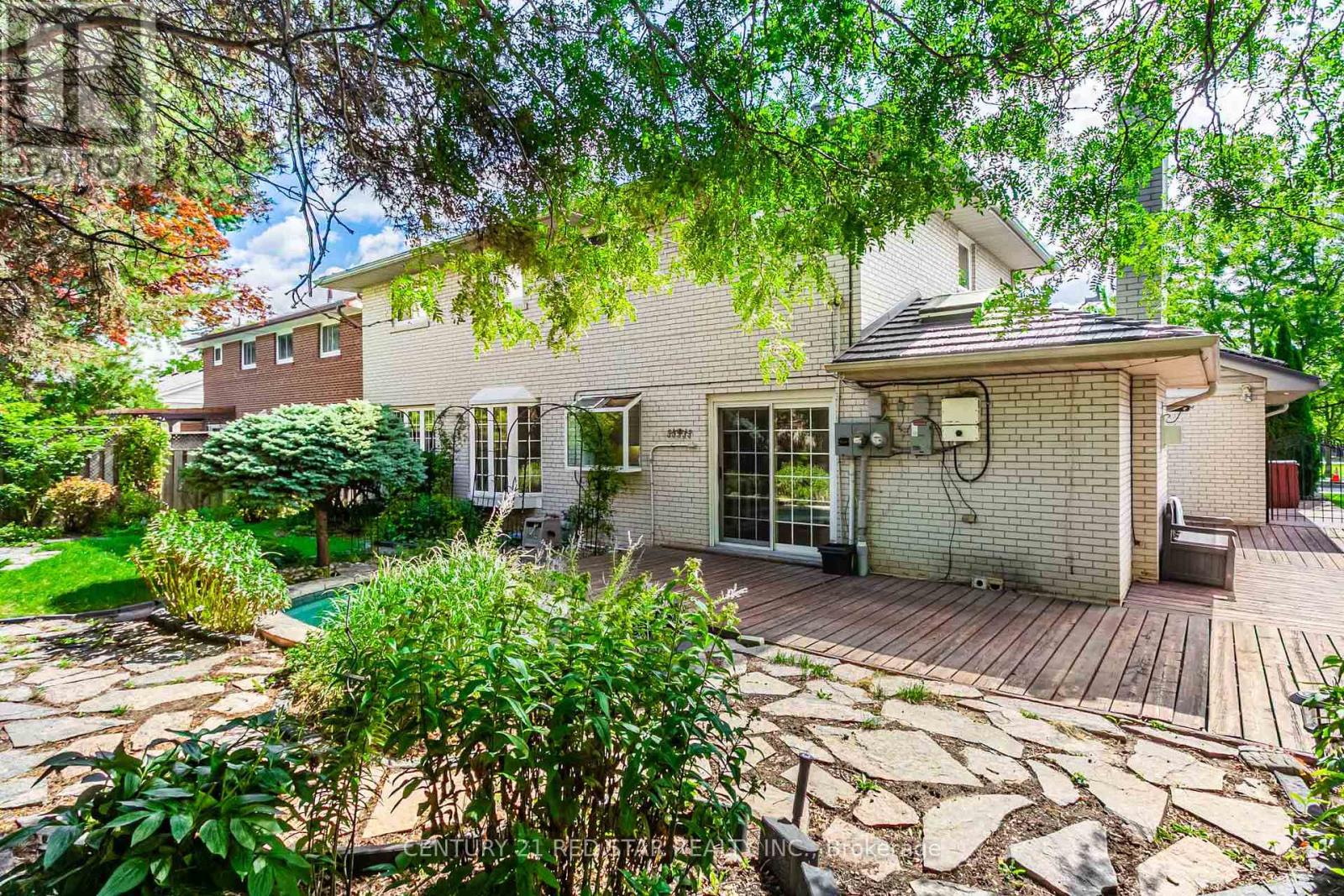 Photo 5 of 56 Silverthorne Bush Drive, Toronto ON