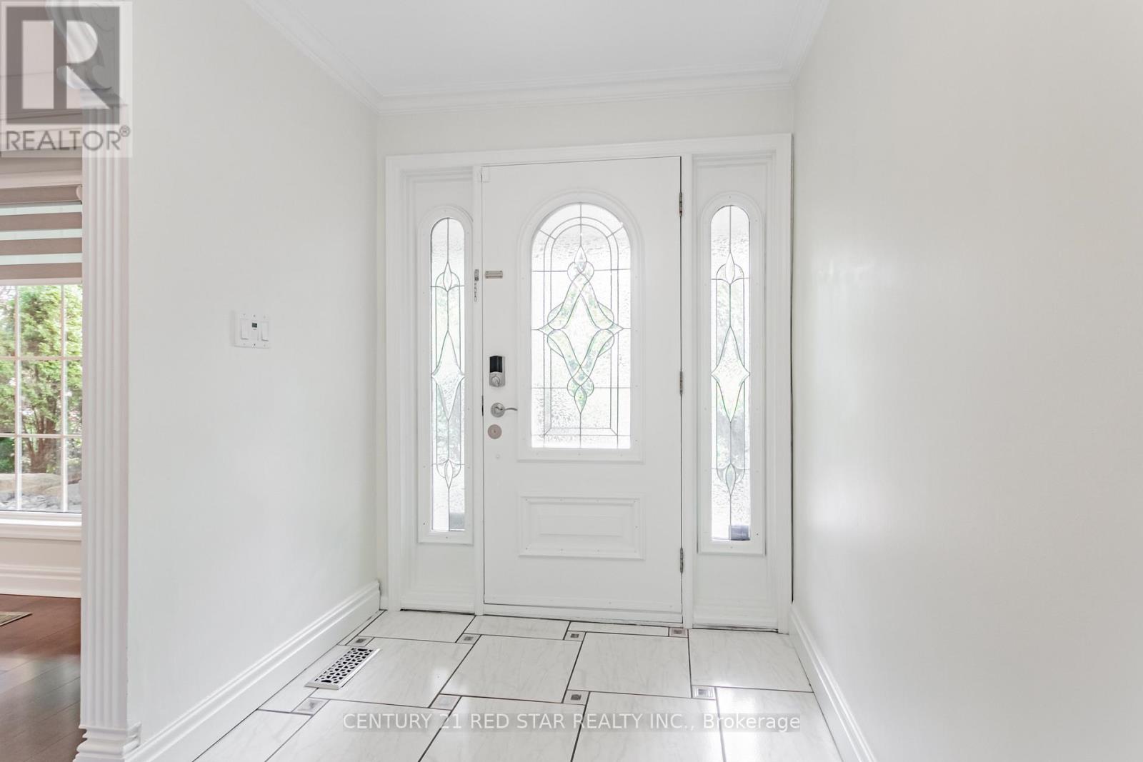 Photo 8 of 56 Silverthorne Bush Drive, Toronto ON