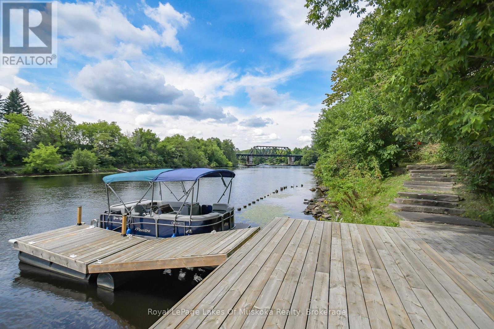 Photo 6 of 401 31 Dairy Lane, Huntsville ON