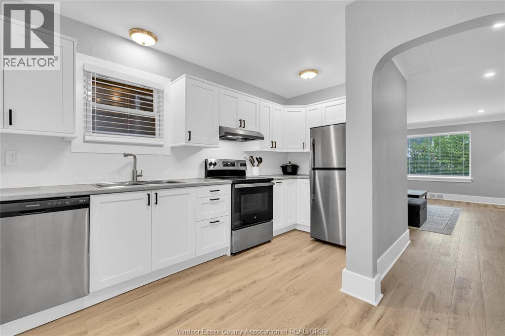 Photo 5 of 1618 Moy Avenue, Windsor ON