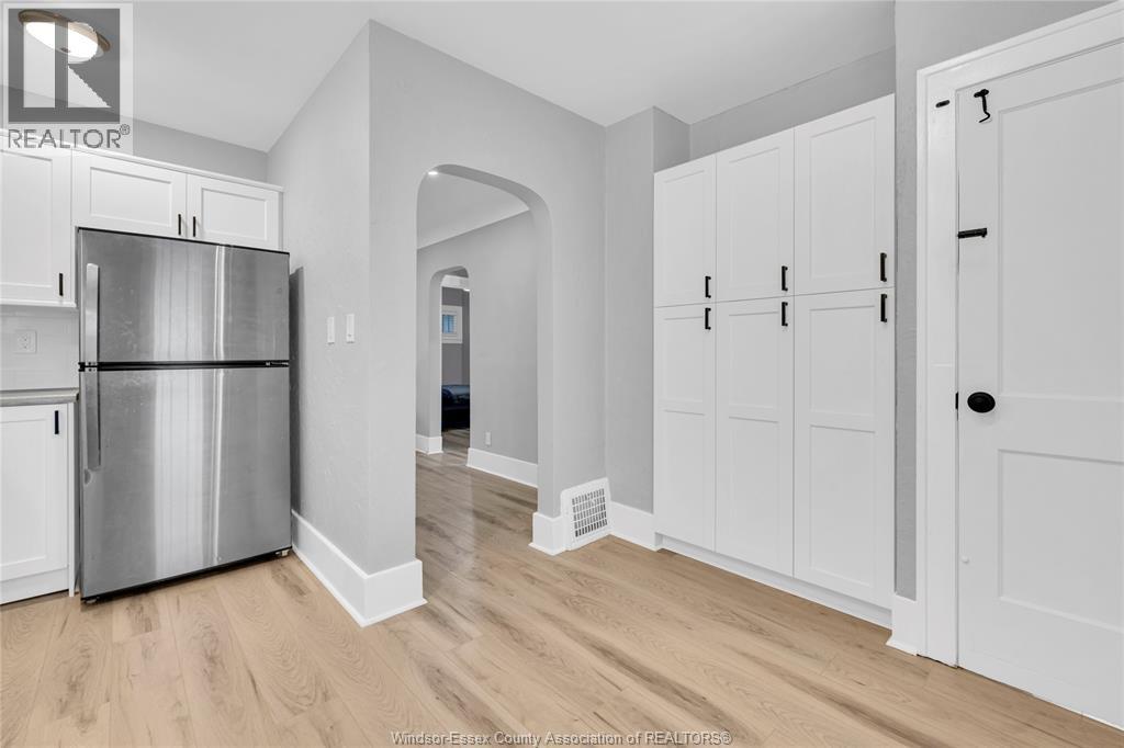 Photo 6 of 1618 Moy Avenue, Windsor ON