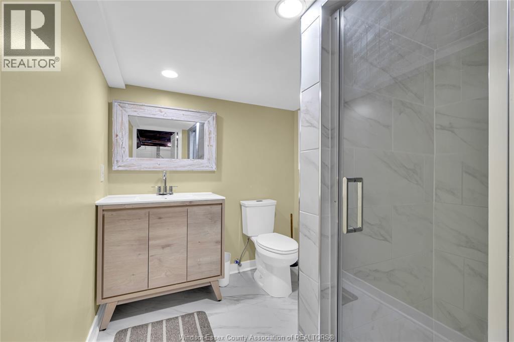 Photo 10 of 1618 Moy Avenue, Windsor ON