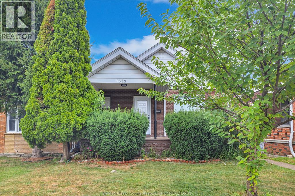 Photo 2 of 1618 Moy Avenue, Windsor ON