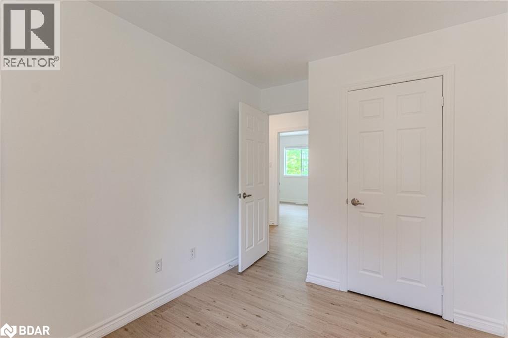 Photo 5 of 32 54th Street South Unit Upper, Wasaga Beach ON